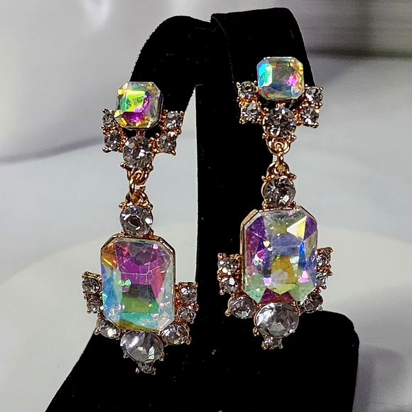 Elegant Gold with AB Emerald Cut Crystal Stones New - Picture 5 of 7